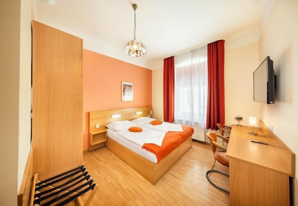 Территория Hotel Golden City Garni 3*