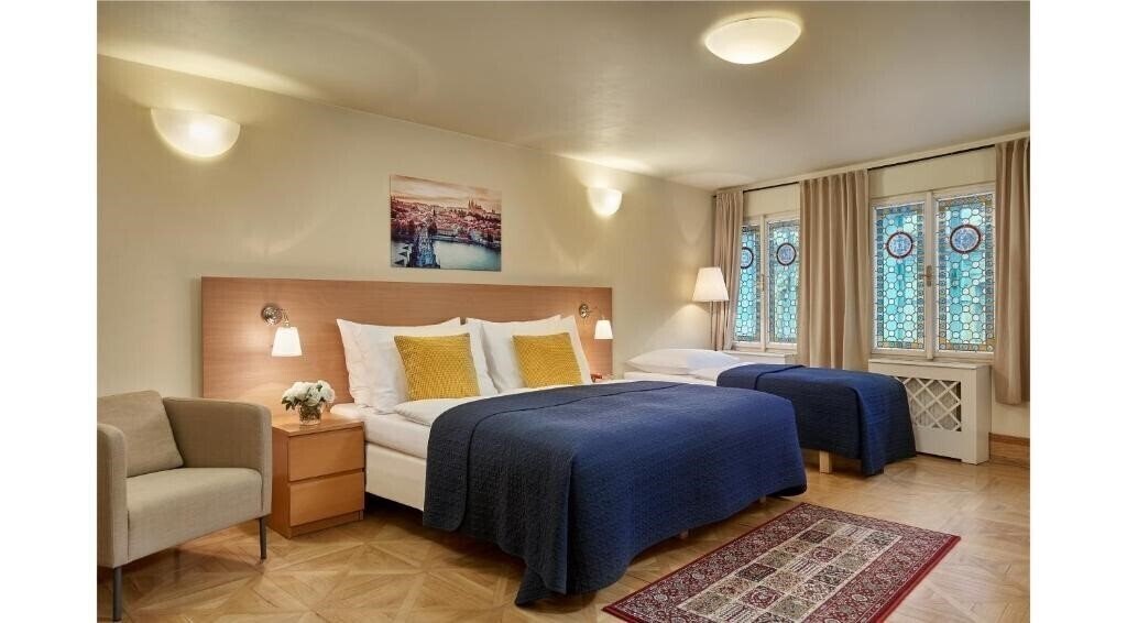 Отель Charles Bridge Residence 3*