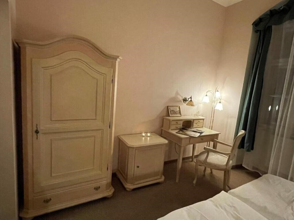Апартаменти Hotel U Cervene Zidle Red Chair 3*