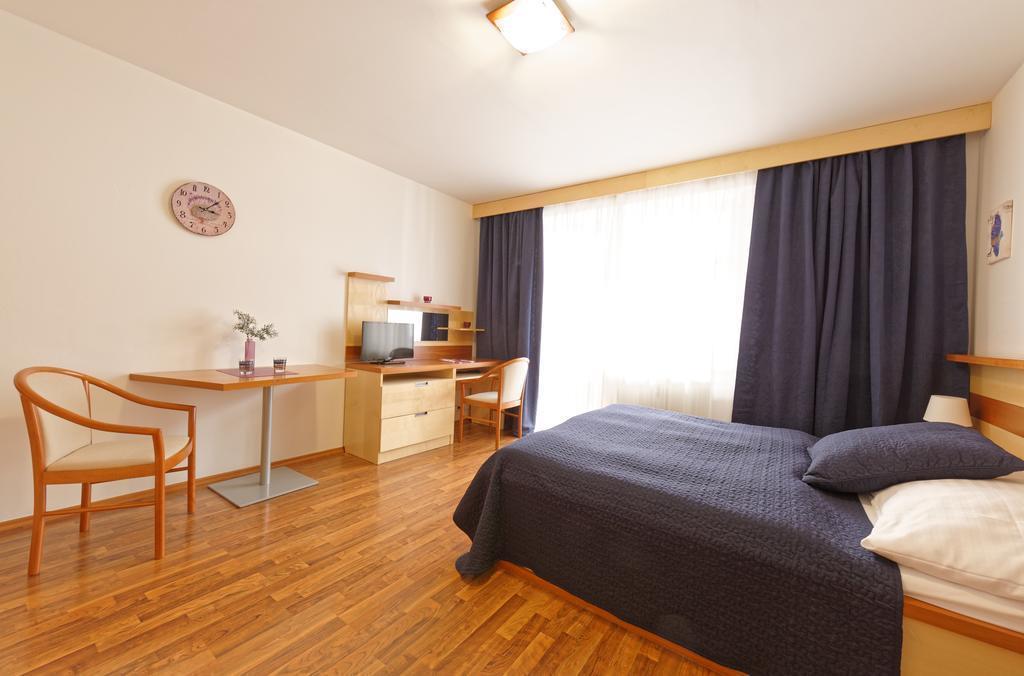 Отель Lavanda Hotel And Apartments 3*