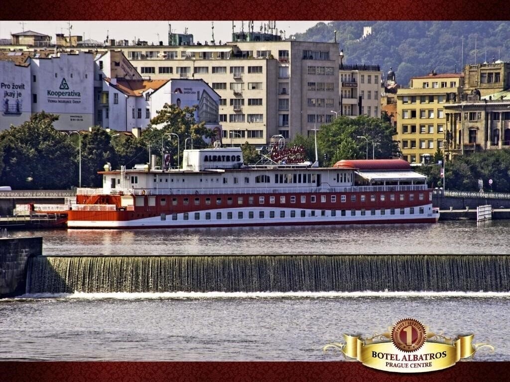 Готель Botel Albatros 3*