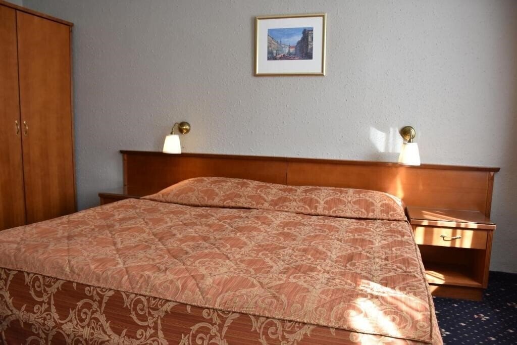 Територія Hotel Arbes 3*