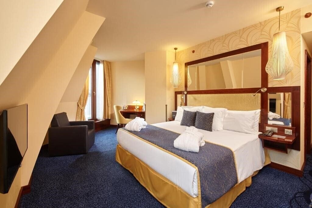 Панорама Occidental Praha Wilson 5*