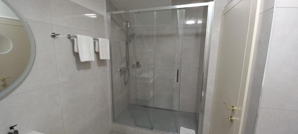 Апартаменты The Golden Wheel 4*