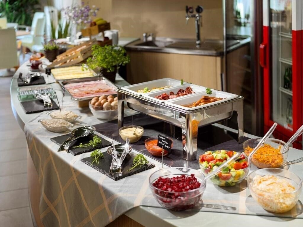 Панорама Hotel Michael Praha 4*