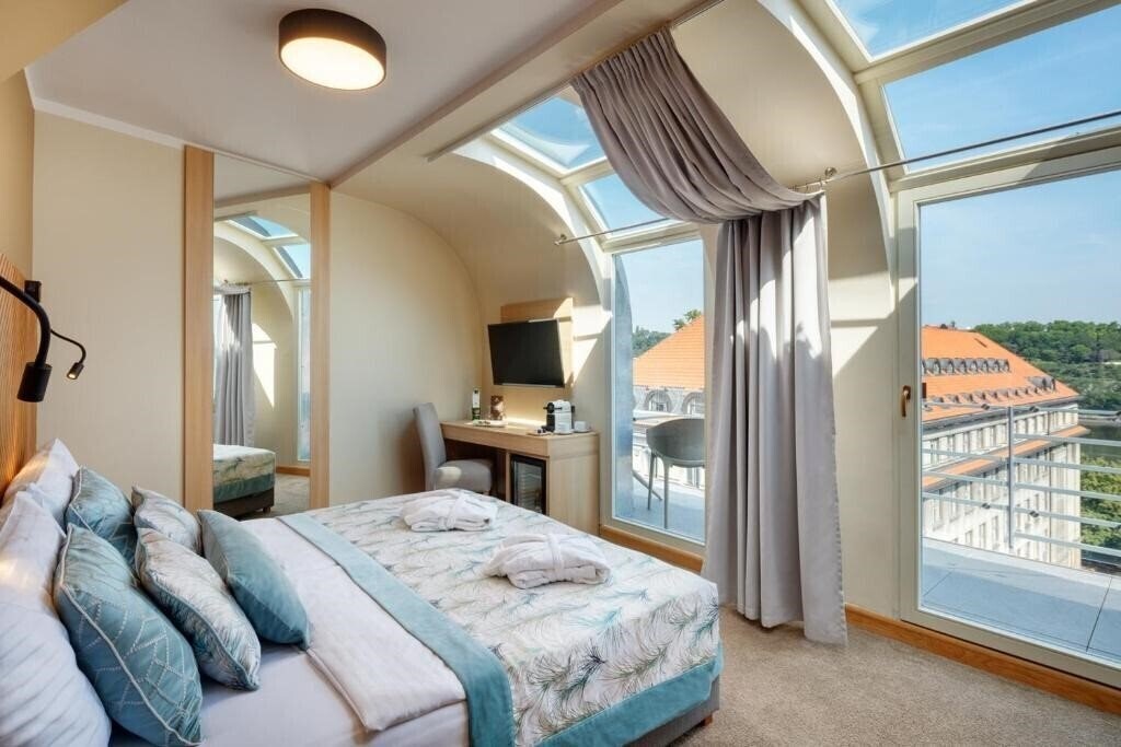 Отель Clement 4*