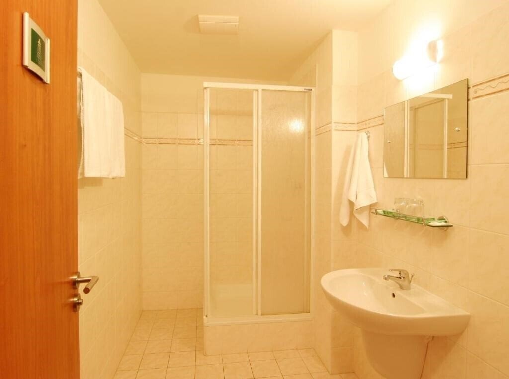 Апартаменты Emmy Rezidence 4*