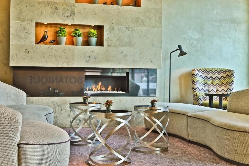 Территория Jurys Inn Prague 4*