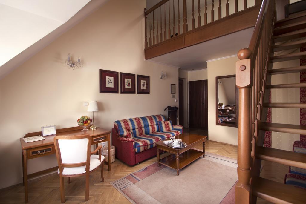 Панорама Louren 4*