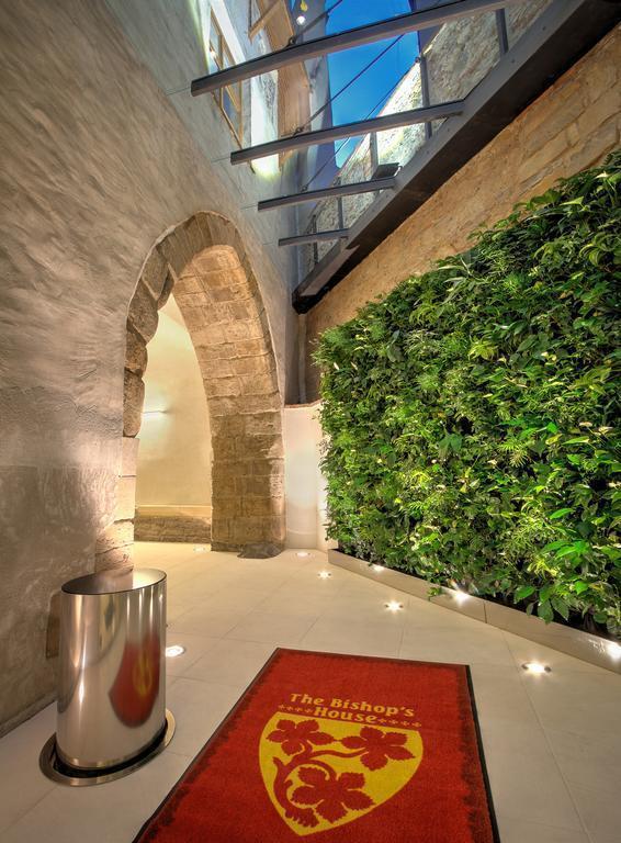 Территория Bishops House 4*