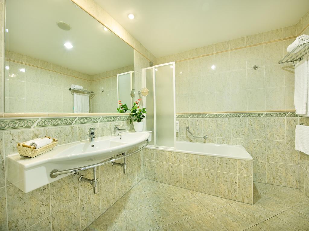 Панорама Ramada Prague City 4*