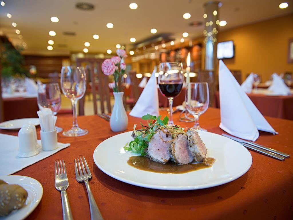 Картинка Ramada Airport 4*