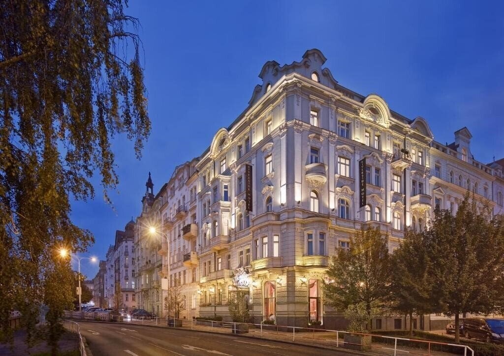 Отель Mamaison Riverside 5*