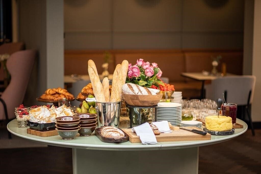 Панорама Maximilian 4*