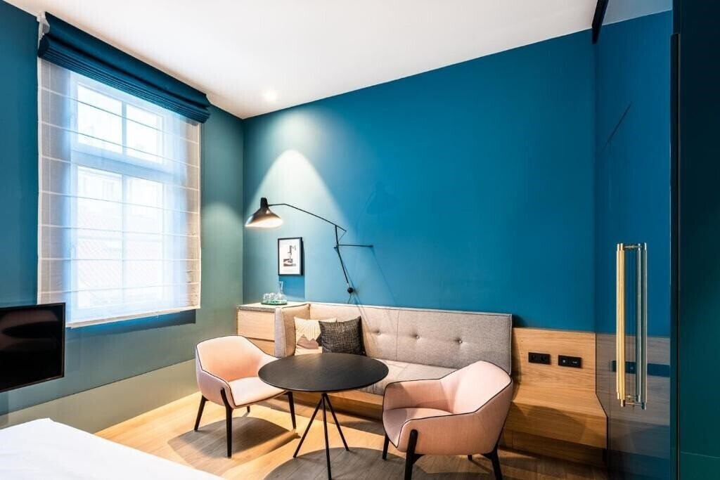 Територія Maximilian 4*