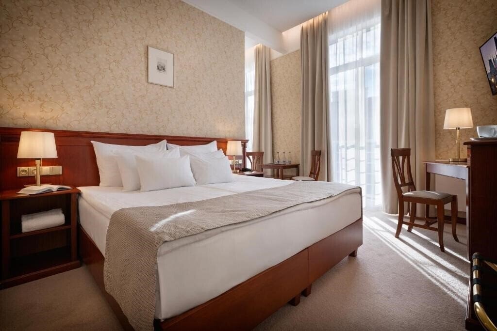 Готель Rott 4*