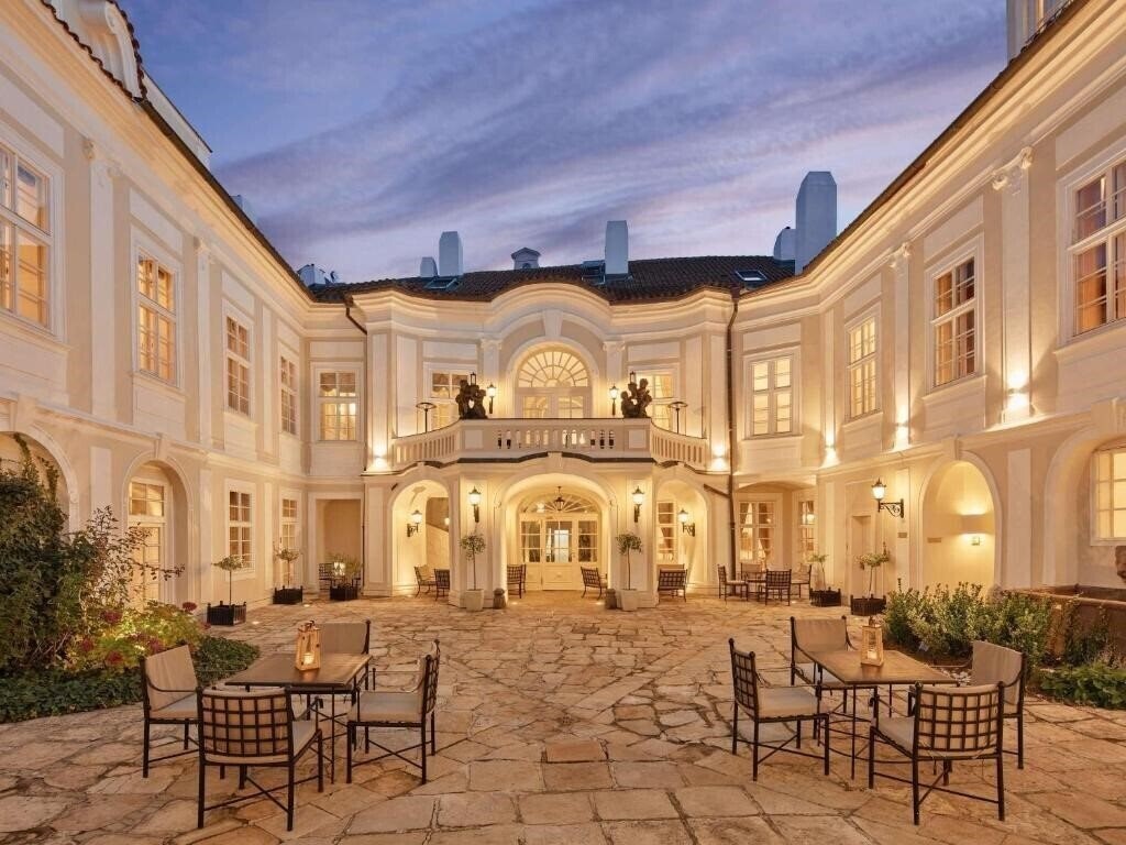 Отель Mozart Hotel Prague 4*