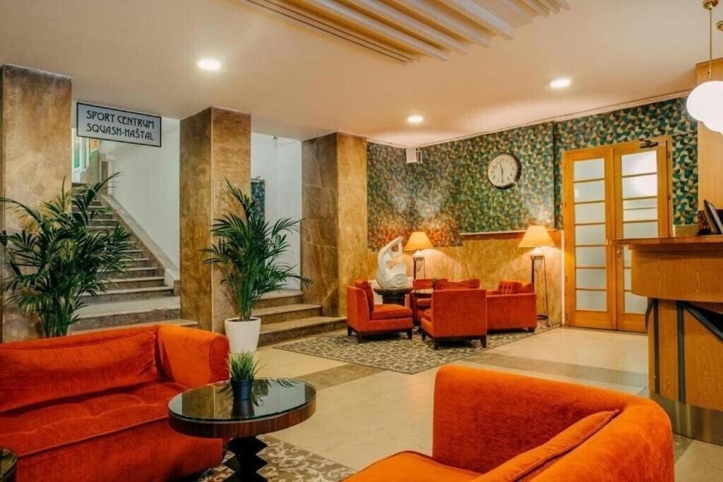 Вид Metropolitan Old Town Hotel 3*