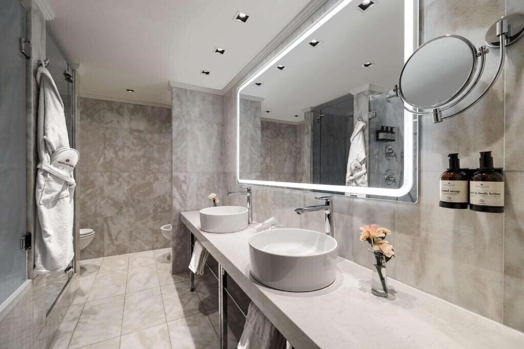 Апартаменти Nh Collection Prague Carlo Iv (ex. Boscolo Prague) 5*