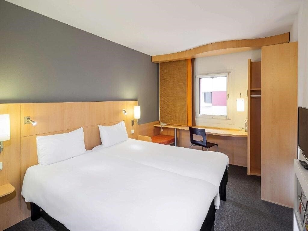 Панорама Ibis Praha Old Town 3*