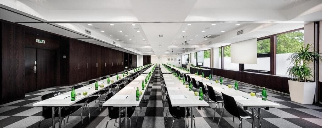 Панорама Occidental Praha 4*