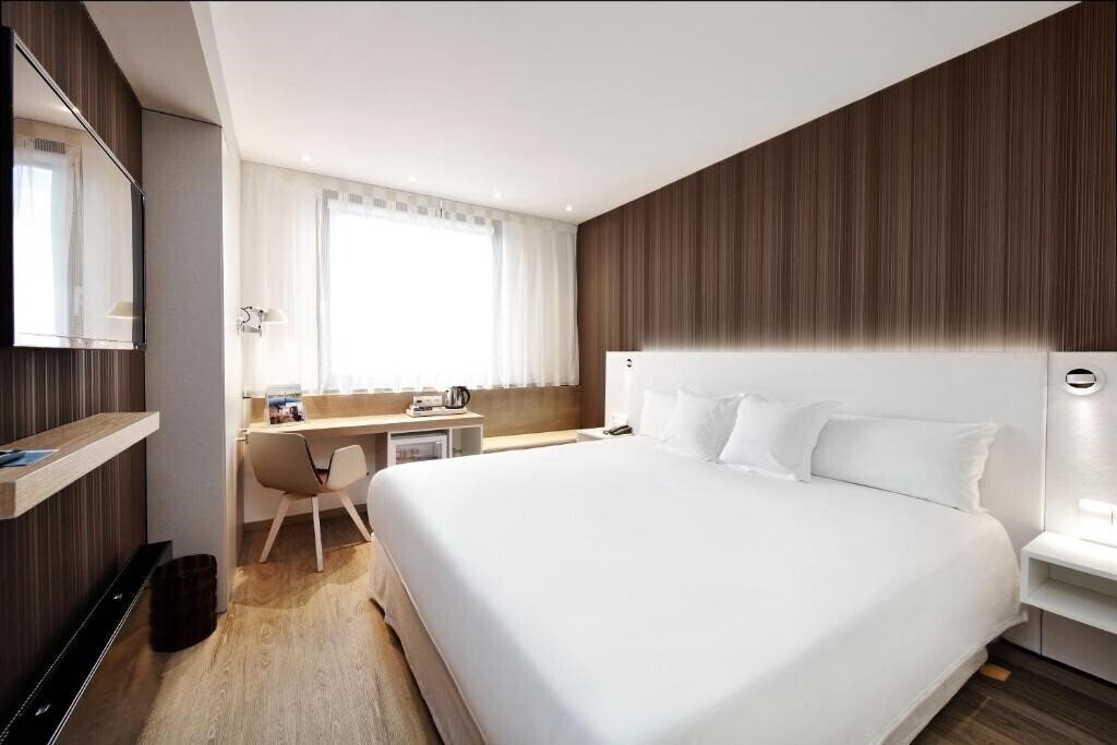 Готель Barcelo Praha 4*