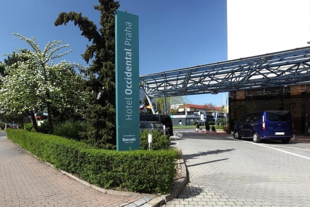 Апартаменты Occidental Praha 4*