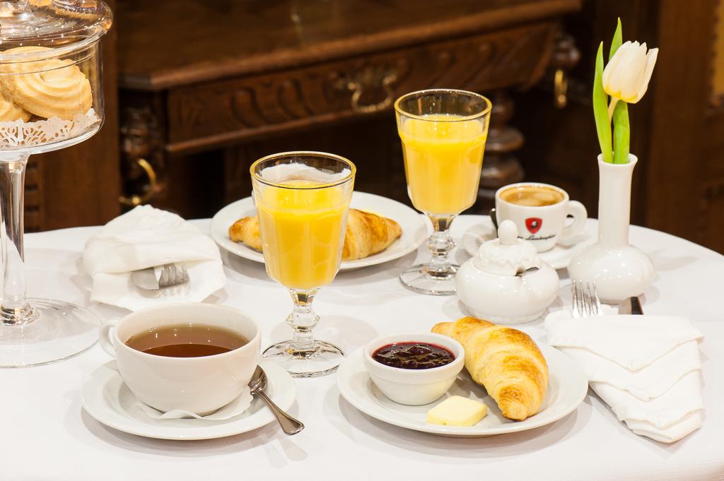 Апартаменты Bohemia Plaza 4*