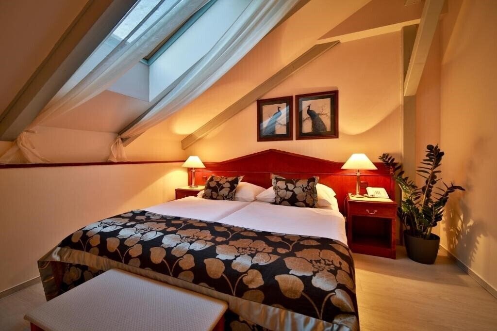 Апартаменты Carlton 4*