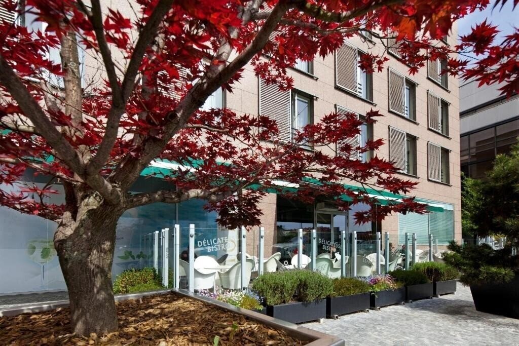 Територія Holiday Inn Prague Congress Centre 4*