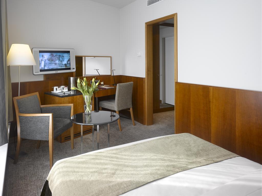 Вид K+k Hotel Fenix 4*