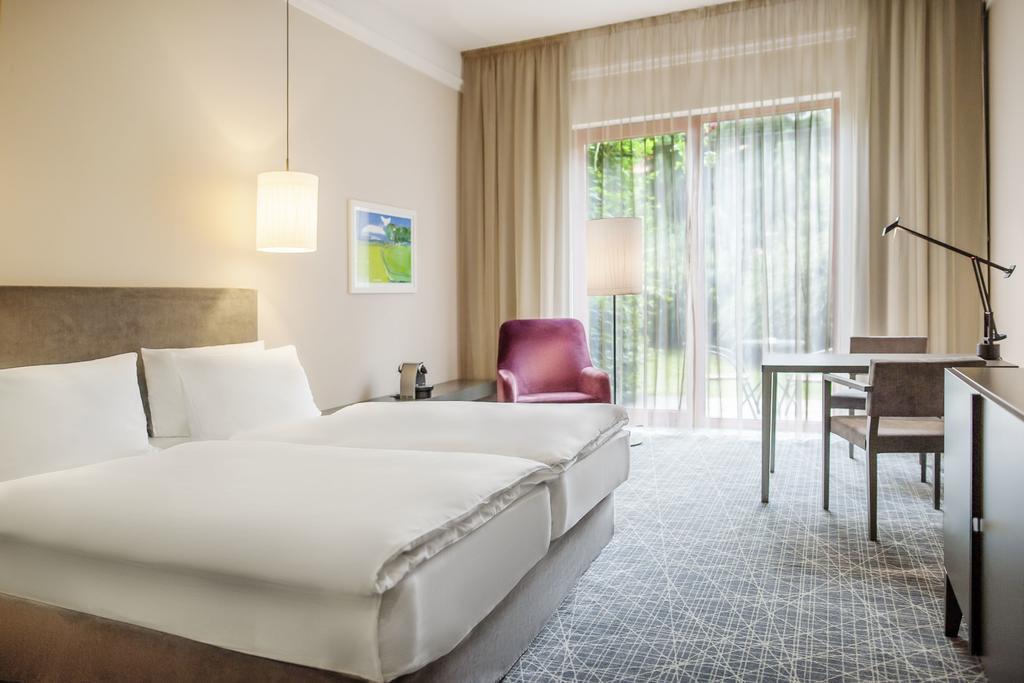 Готель Nh Prague (ex. Movenpick) 4*