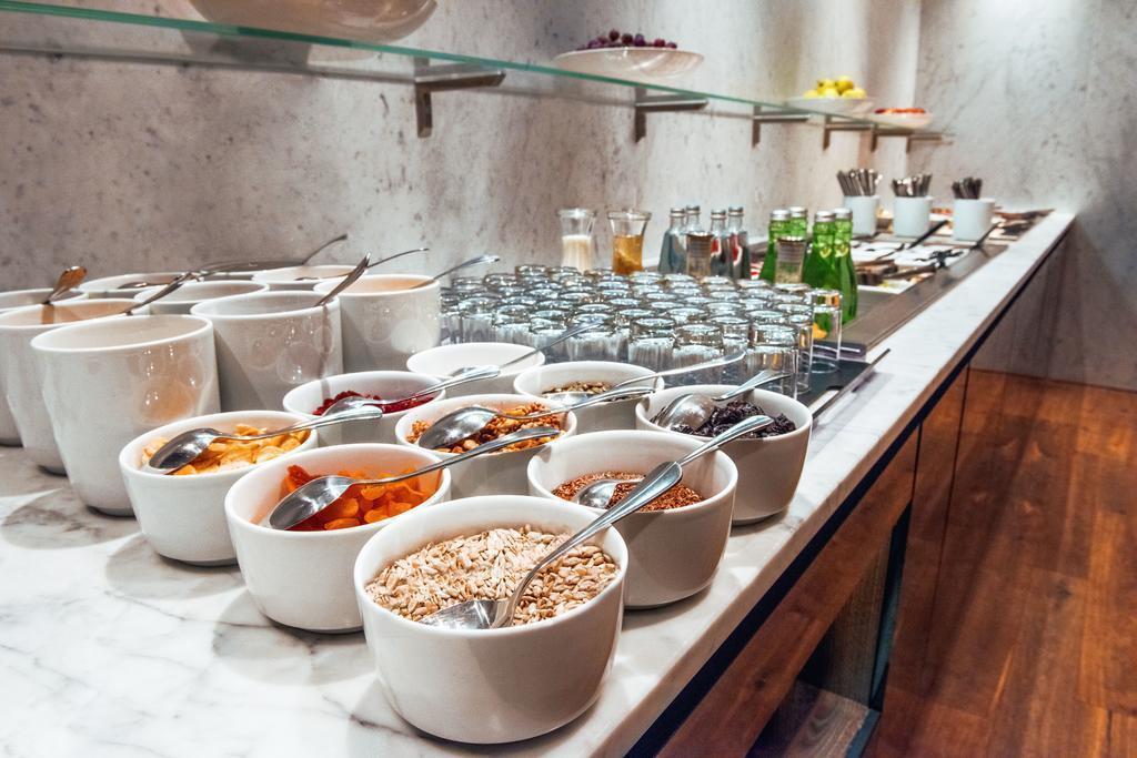 Апартаменти Nh Prague (ex. Movenpick) 4*