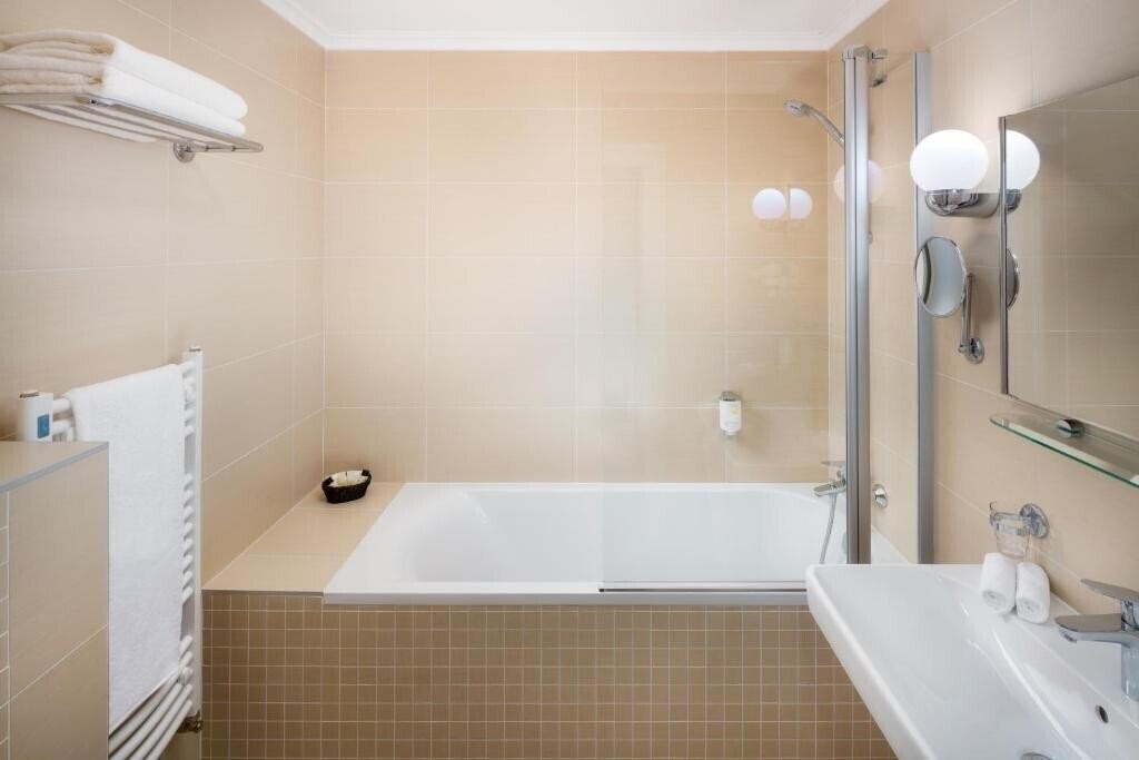 Апартаменти Seven Days 4*