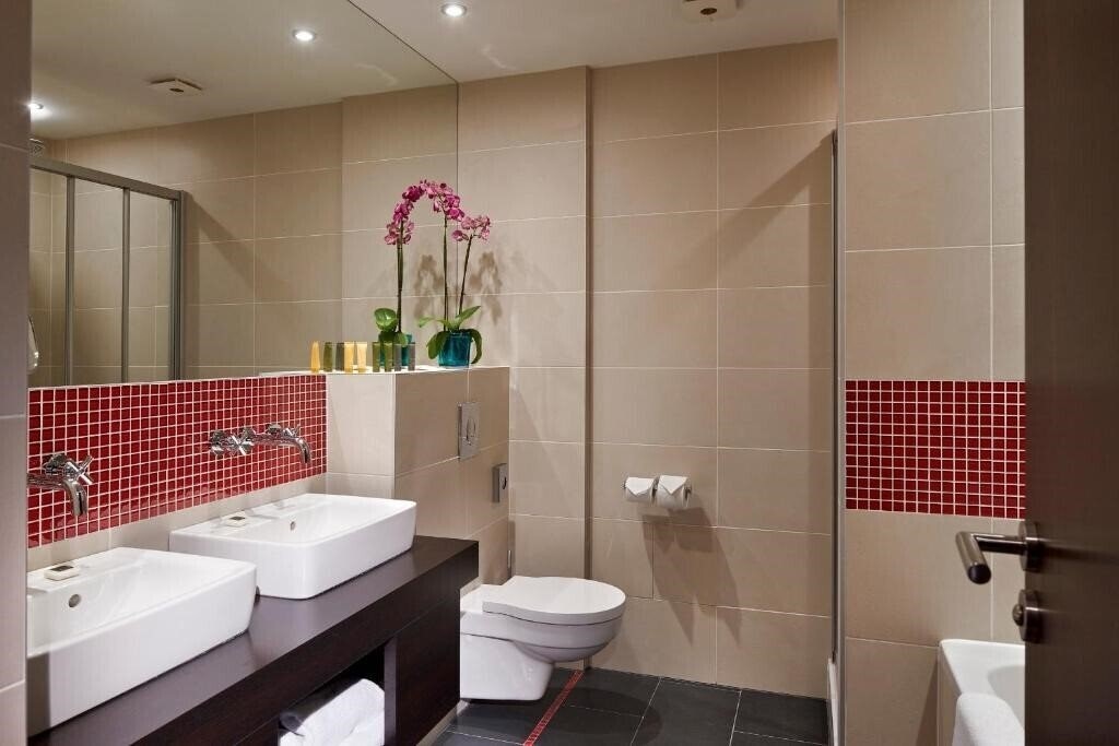 Вид Red & Blue Design Hotel Prague 4*
