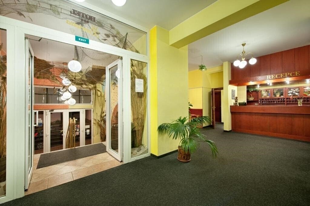 Панорама Henrietta 3*