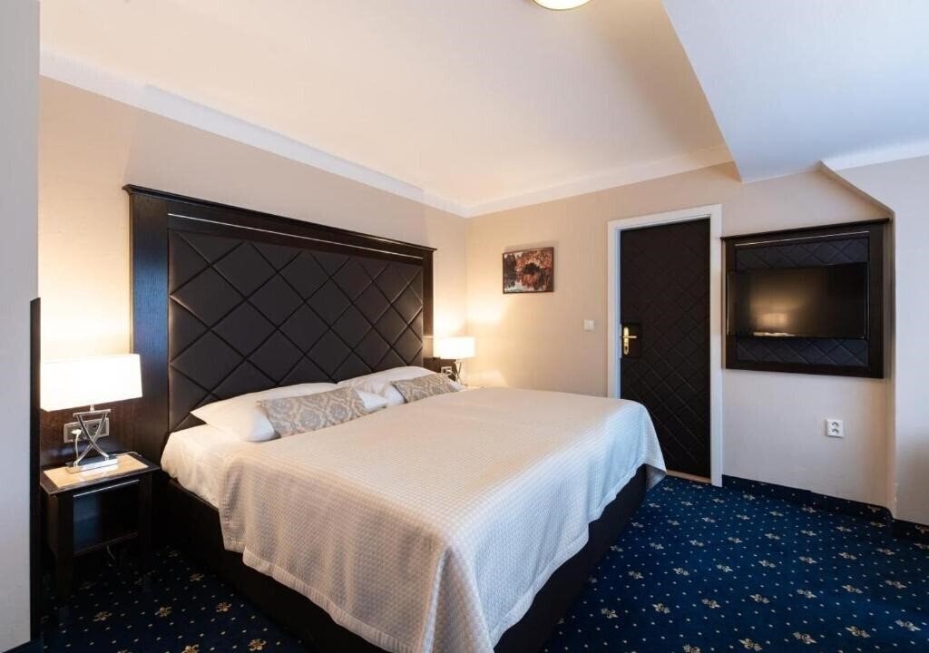 Вид Pytloun Old Armoury Hotel Prague (ex. Kampa Stara Zbrojnice) 4*