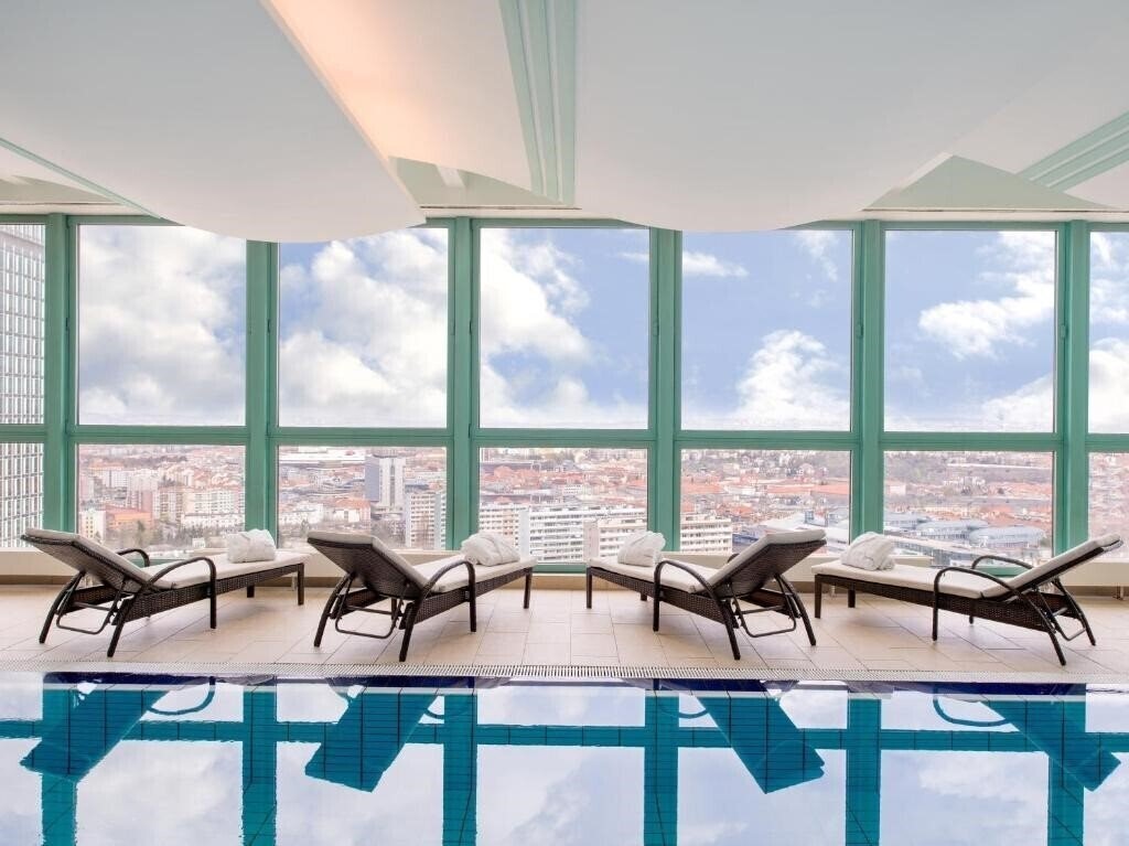 Территория Panorama Hotel Praha 4*