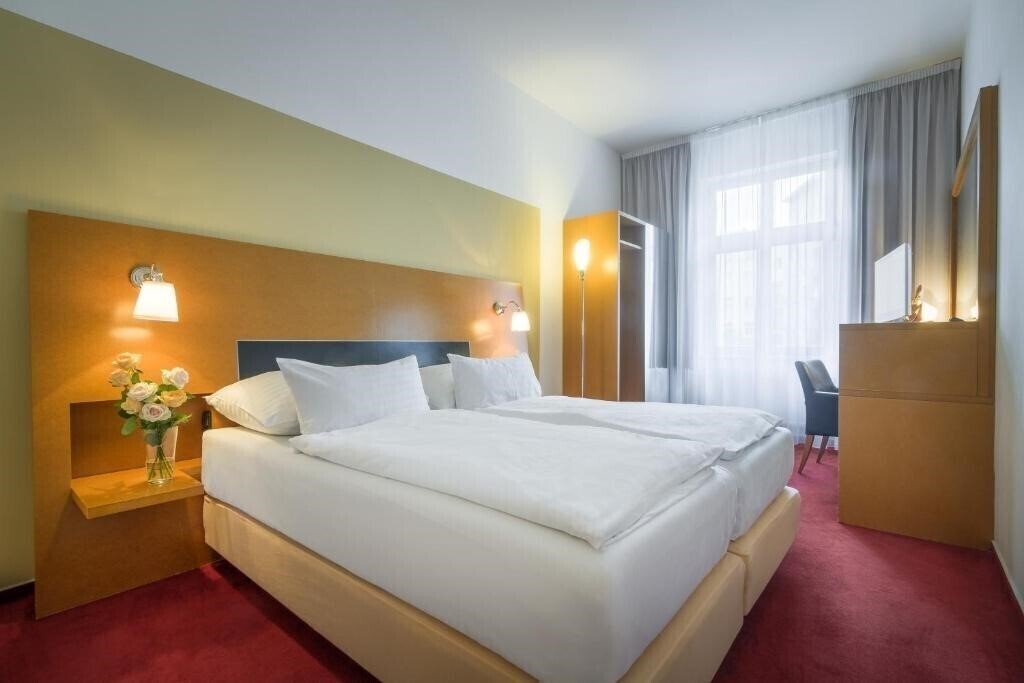 Панорама Theatrino Hotel 4*