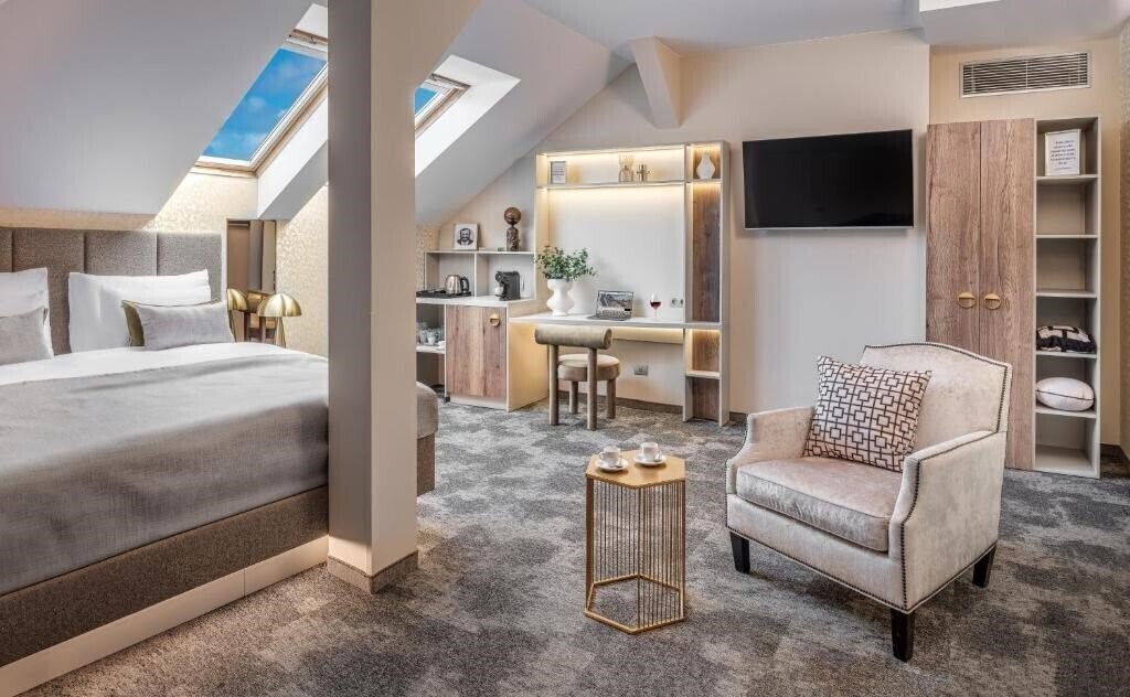 Готель Sovereign 4*