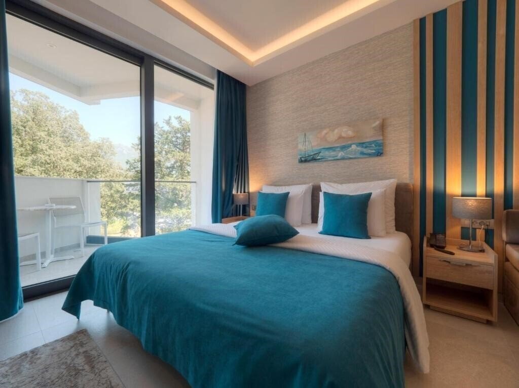 Апартаменты Montenegro Beach Resort 4*