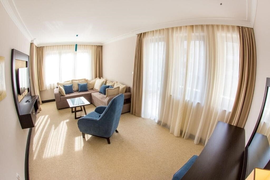 Фотографія Nion Hotel Becici 3*