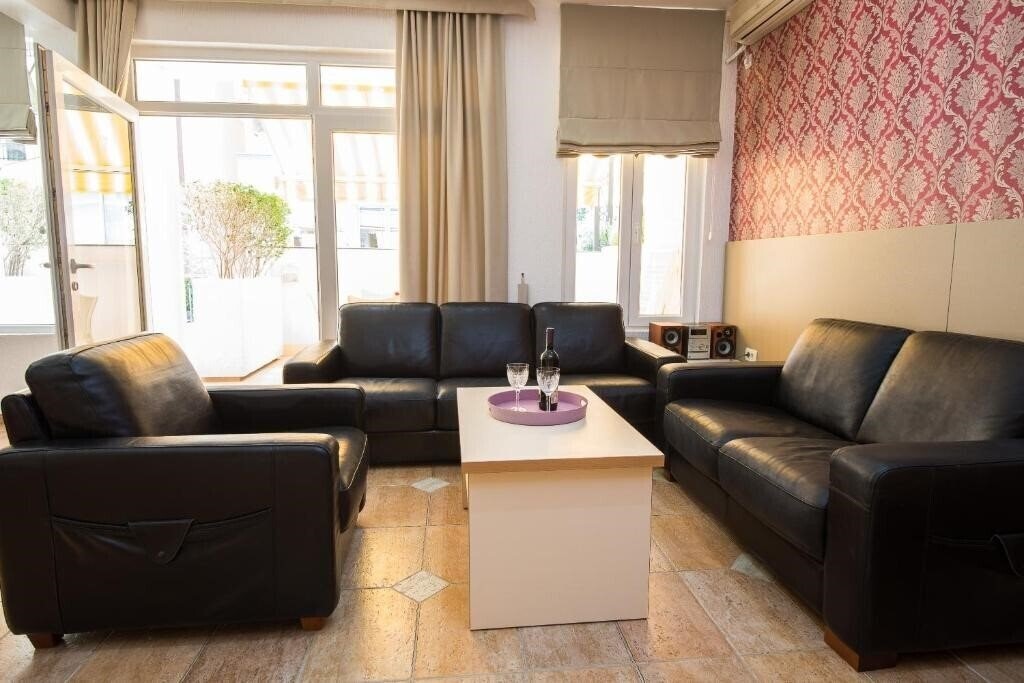 Панорама Apartments Sofia 3*