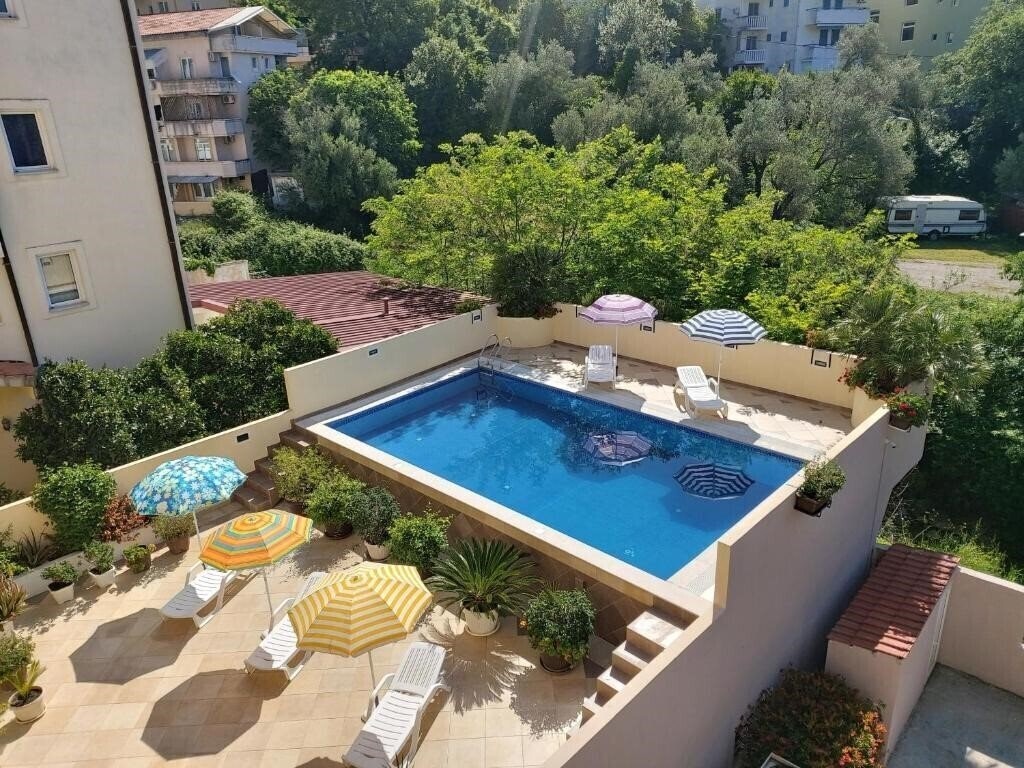 Територія Hotel Premier (ex. Nadezhda) 4*