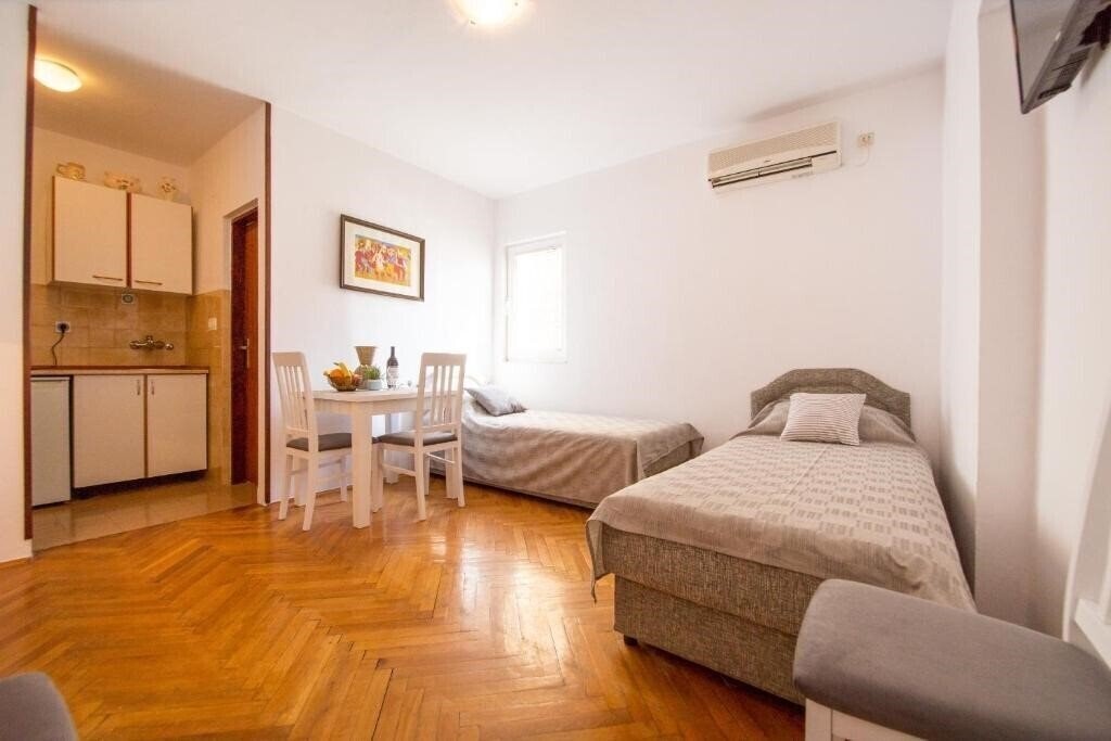 Вид Angela Apartments 3*