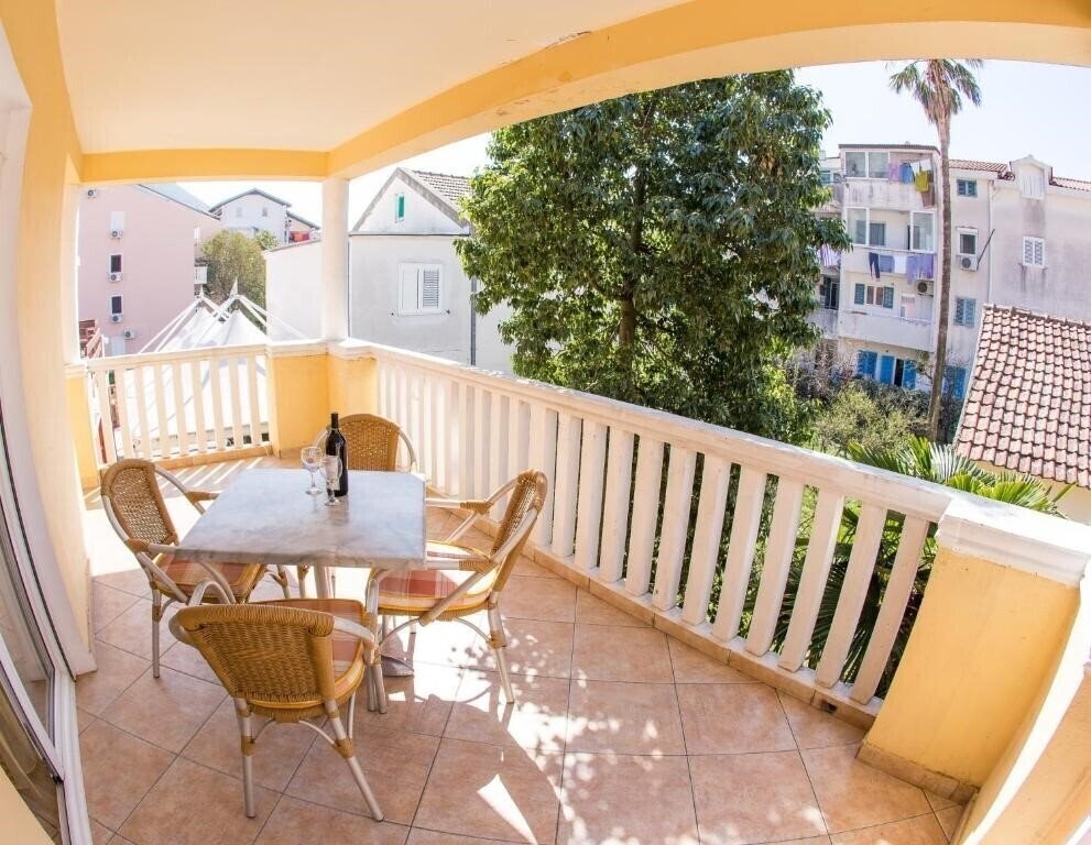 Апартаменты Angela Apartments 3*