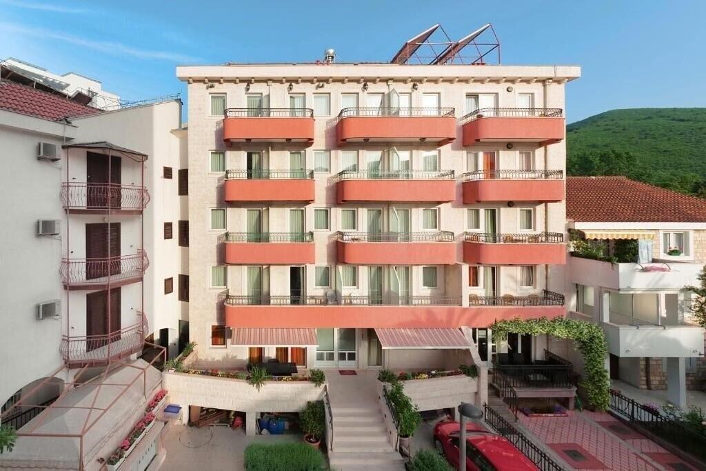 Отель Villa Ivona 3*