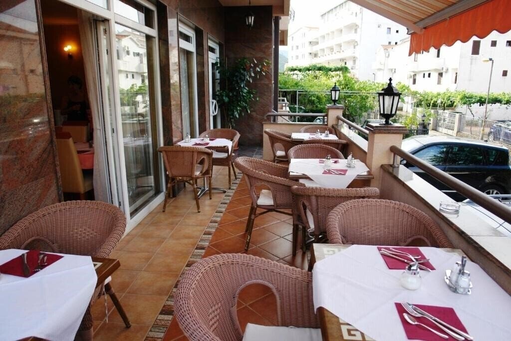 Апартаменти Hotel Fineso 3*