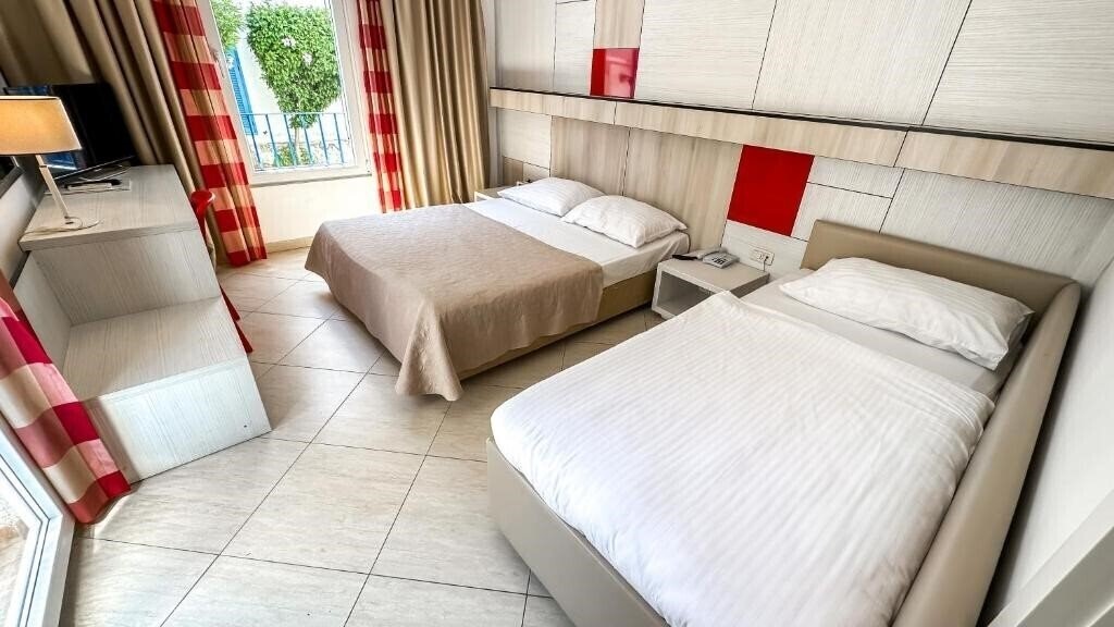 Территория Slovenska Plaza 4 Stars 4*