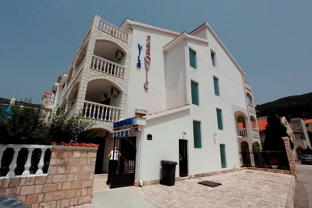 Фото Apartments Perovic 3*